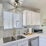 Charming Phoenix Home With Patio About 3 Miles To Dtwn!