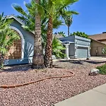 Glendale Oasis With Saltwater Pool And Hot Tub!
