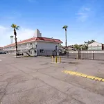 Super 8 By Wyndham Phoenix West