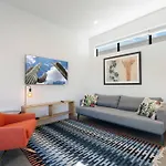 Eco-Friendly 1-Bedroom Apartment - 80 Walkscore!