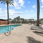 Lovely 1-Bedroom Condo In Biltmore - Parking