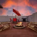 Your Tiny Downtown Home With Backyard Unit D