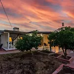 New Midtown Modern Home With Backyard