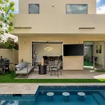 New Modern 3Br & Loft- Heated Pool, Near Airport