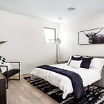 New Modern 3Br & Loft- Heated Pool, Near Airport