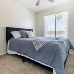 Cozy 3Br House Near Attractions & Shopping