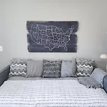 Modern Art House In Midtown, Pet Friendly