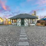 Charming Cottage - Storybook Style - Near Downtown Phoenix!