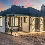 Charming Cottage - Storybook Style - Near Downtown Phoenix!