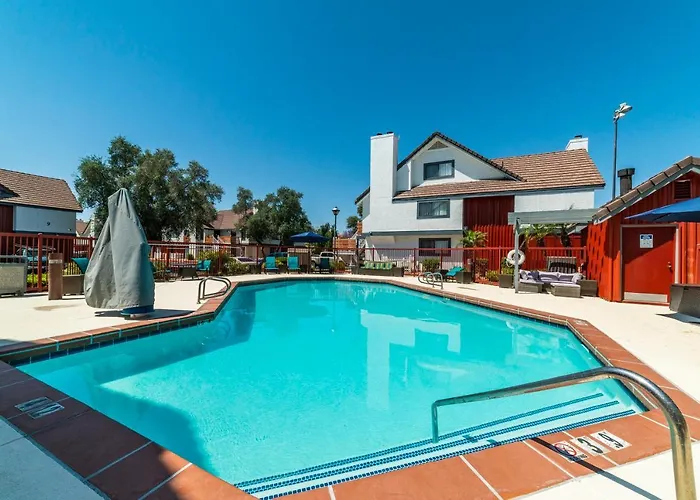 Metro Phx Upstairs 2Bd Sleeps 6 Heated Pool Pets Allowed