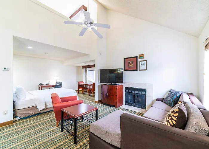 Metro Phx Upstairs Loft Sleeps Over 6 Central Phx