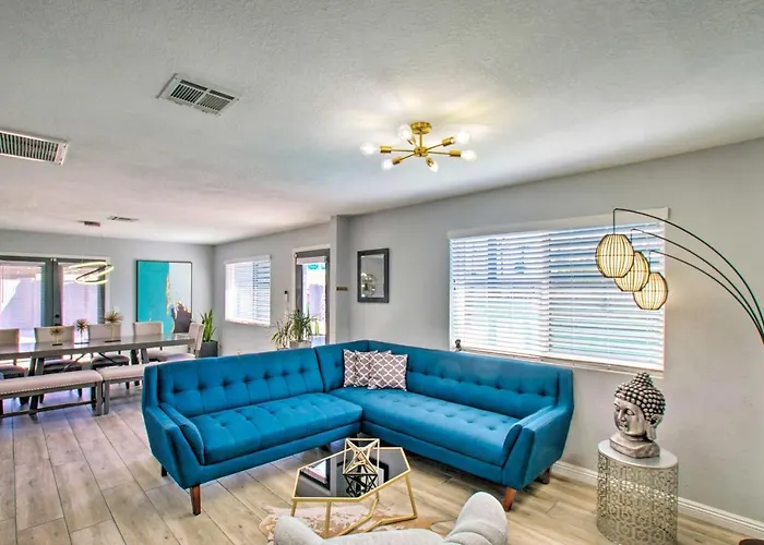 Charming Phoenix Home With Patio About 3 Miles To Dtwn!