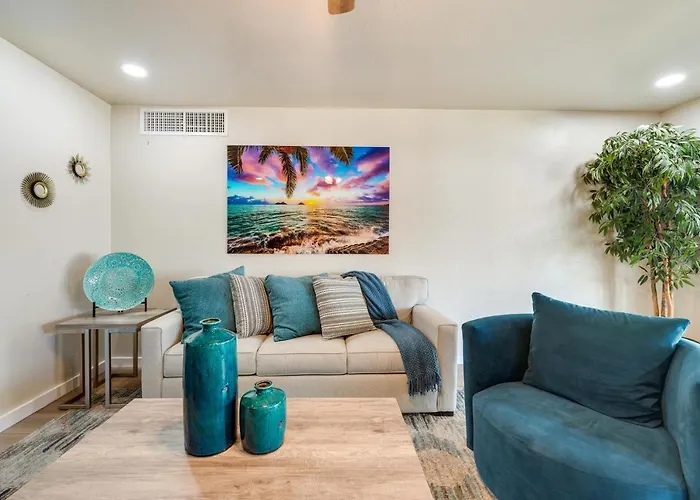 Chic Phoenix Retreat W\\/ Private Pool & Large Yard!
