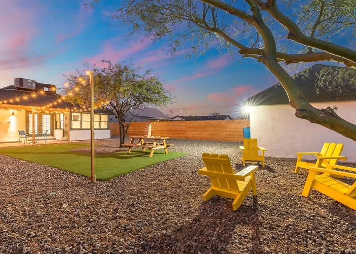 Charming Cottage - Storybook Style - Near Downtown Phoenix!