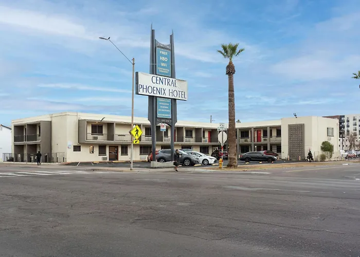 Central Phoenix Hotel