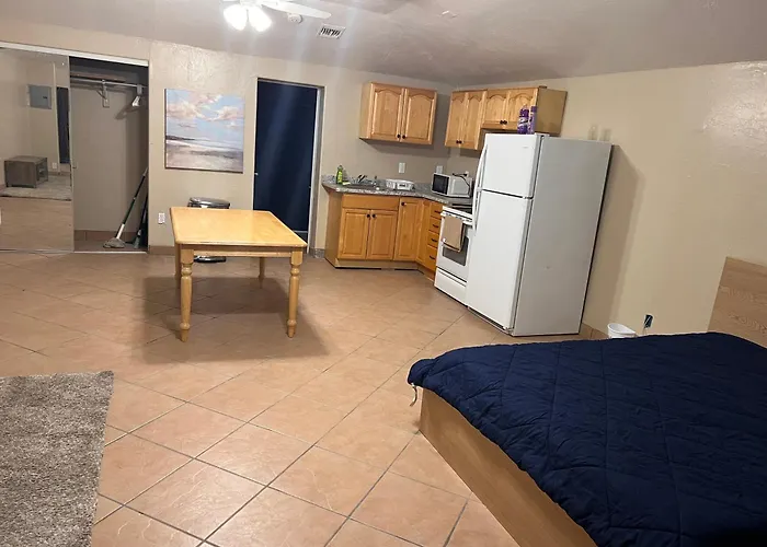 Downtown Pool Suite 2