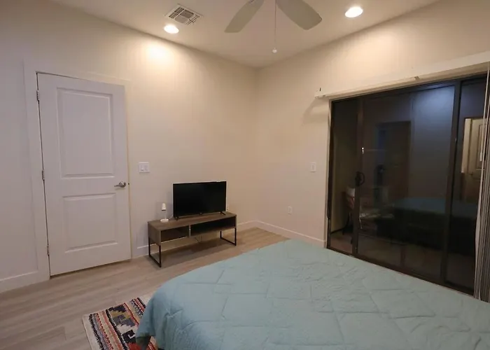 Central To Phoenix And Scottsdale Spacious 3Br Escape In Phoenix!