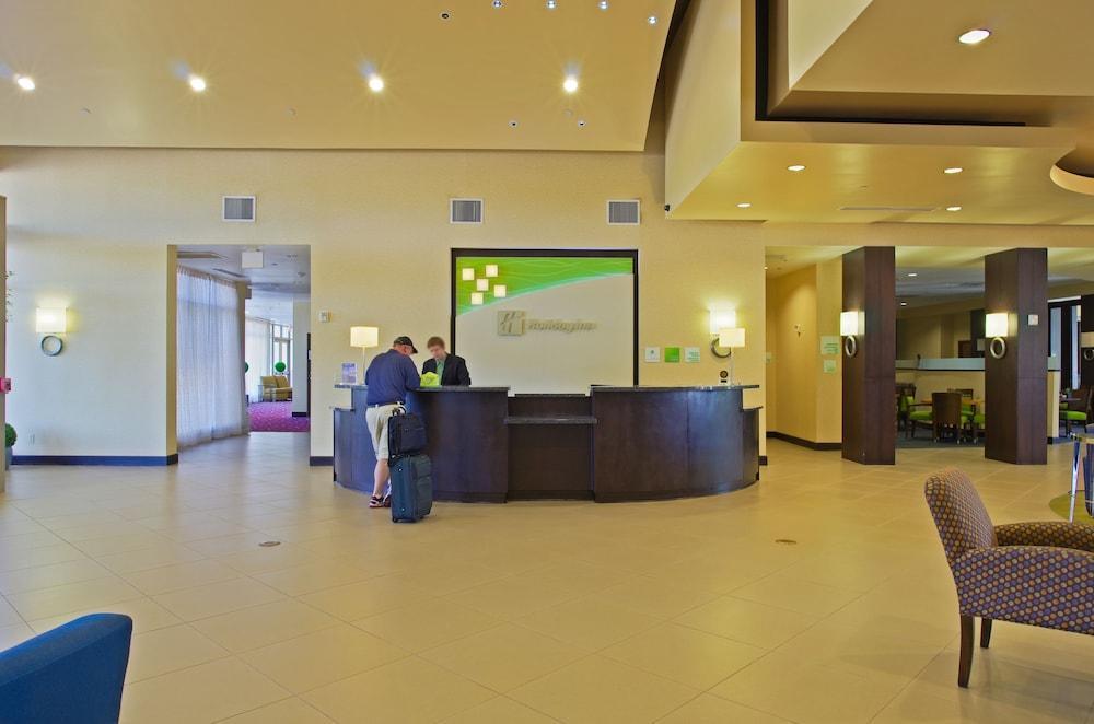 Holiday & Airport By Ihg Hotel