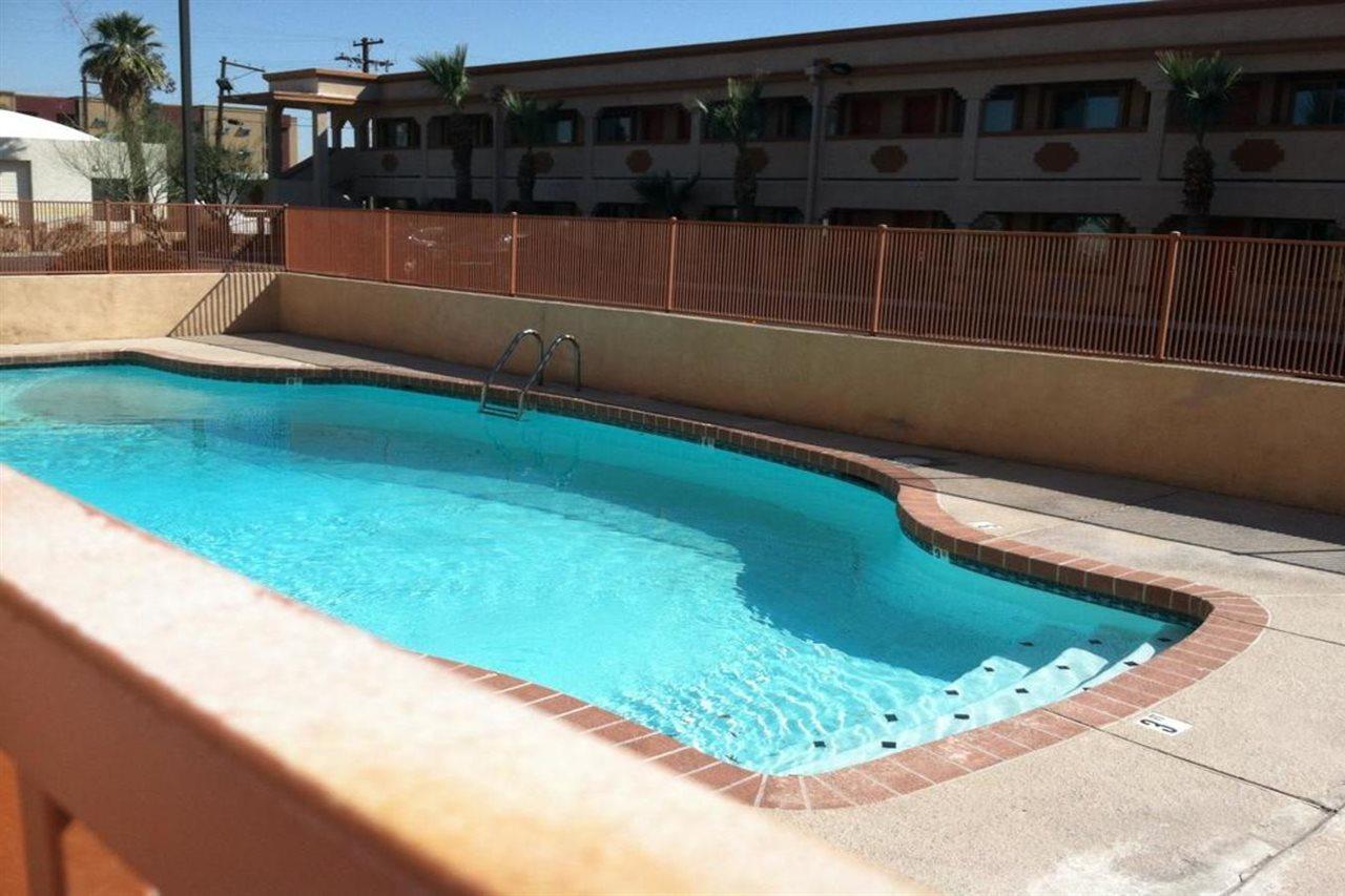 Super 8 By Wyndham Downtown 3*