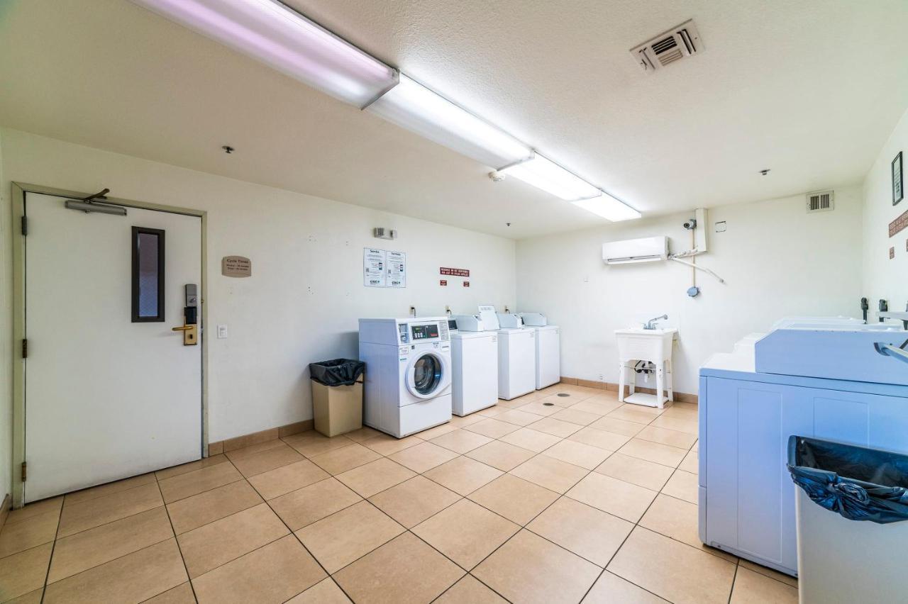 Metro Phx Upstairs 2bd Sleeps 6 Heated Pool Pets Allowed *