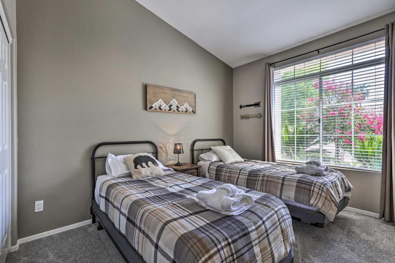Comfortable Getaway With Beautiful Backyard Holiday home *