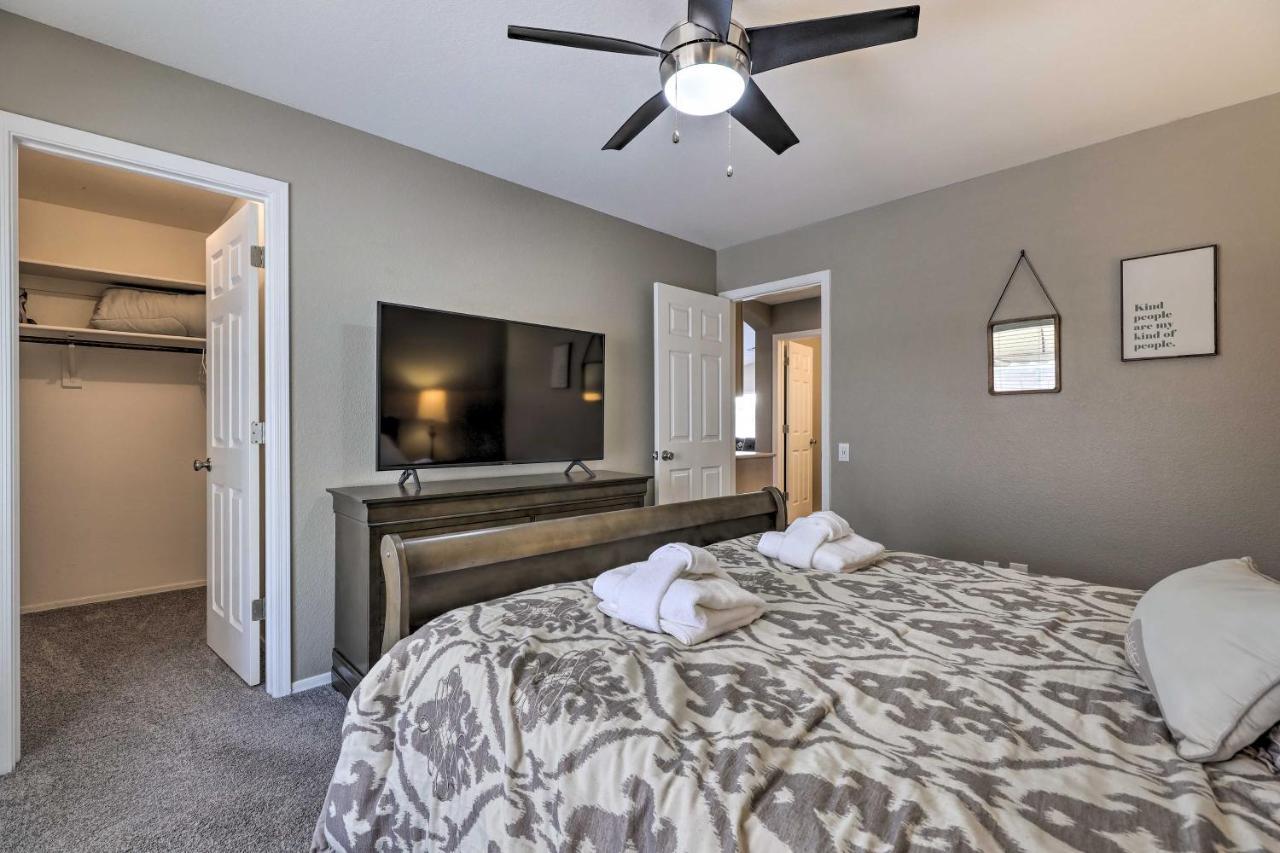 Comfortable Getaway With Beautiful Backyard Holiday home Phoenix