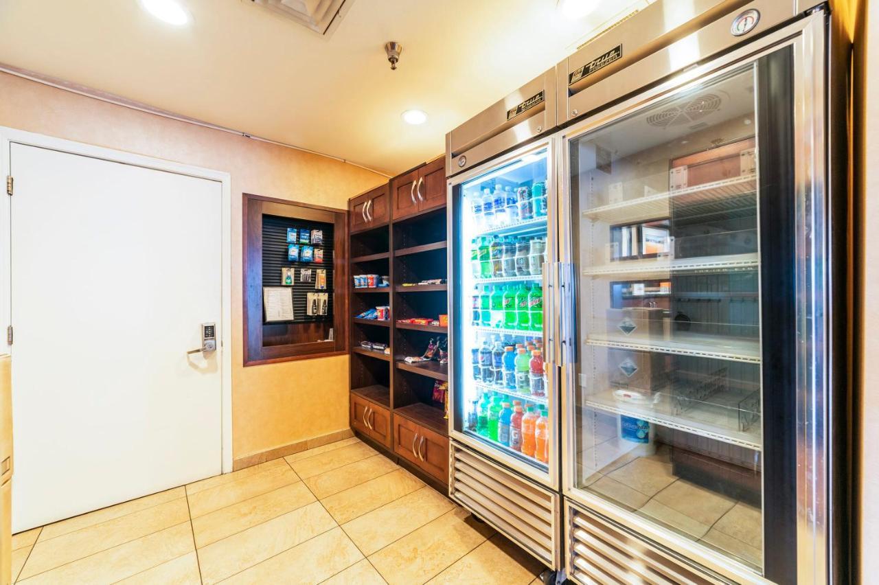 Apartamento Metro Phx Upstairs 2bd Sleeps 6 Heated Pool Pets Allowed *