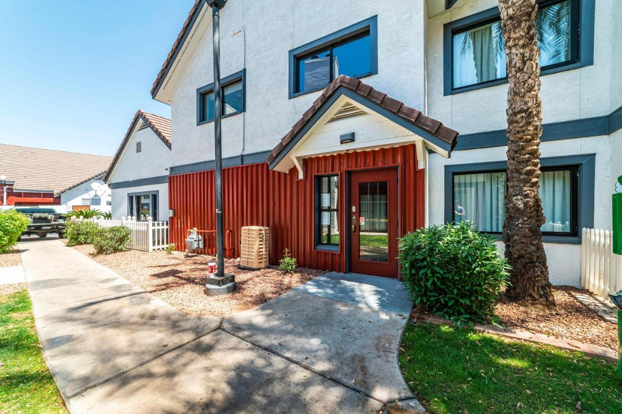 Metro Phx Upstairs 2bd Sleeps 6 Heated Pool Pets Allowed