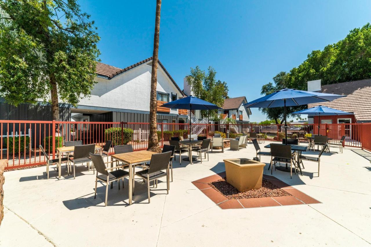 Apartamento Metro Phx Upstairs 2bd Sleeps 6 Heated Pool Pets Allowed *