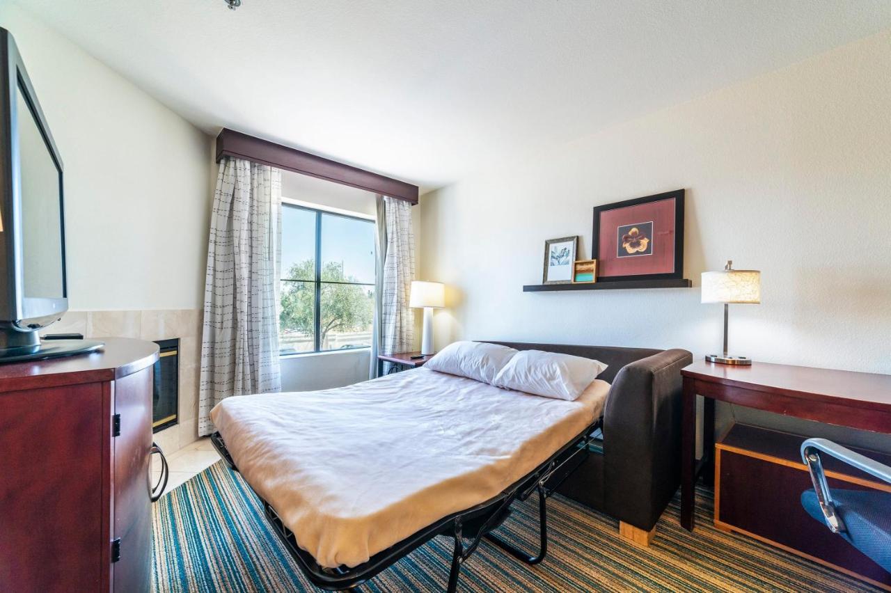 Metro Phx Upstairs 2bd Sleeps 6 Heated Pool Pets Allowed *