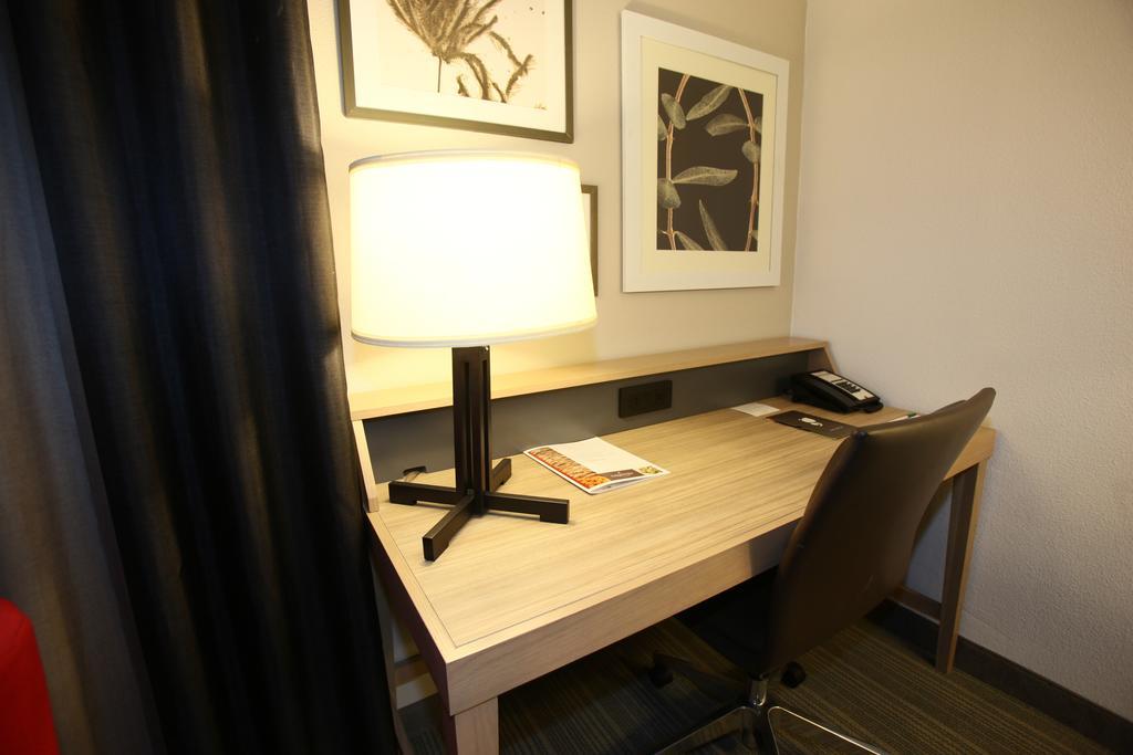 Hotel Greentree & Sky Harbor