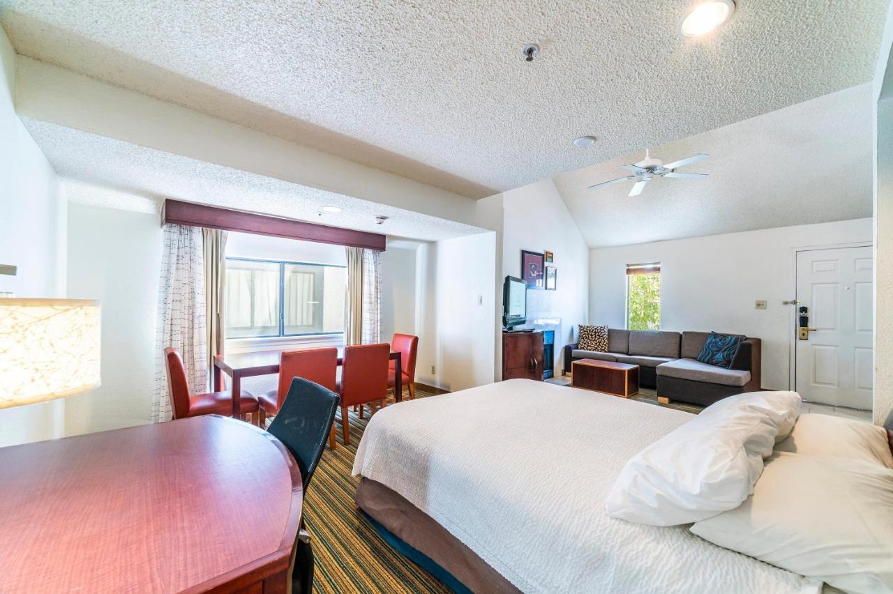 Metro Phx Upstairs Loft Sleeps Over 6 Phx * Phoenix