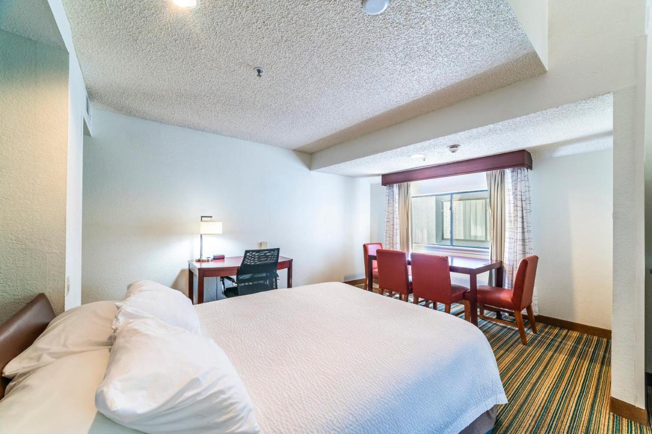 Metro Phx Upstairs Loft Sleeps Over 6 Phx Apartment *