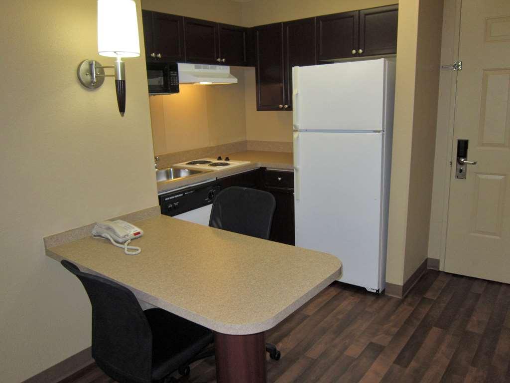 Extended America - - Chandler - E Chandler Blvd Hotel 2*