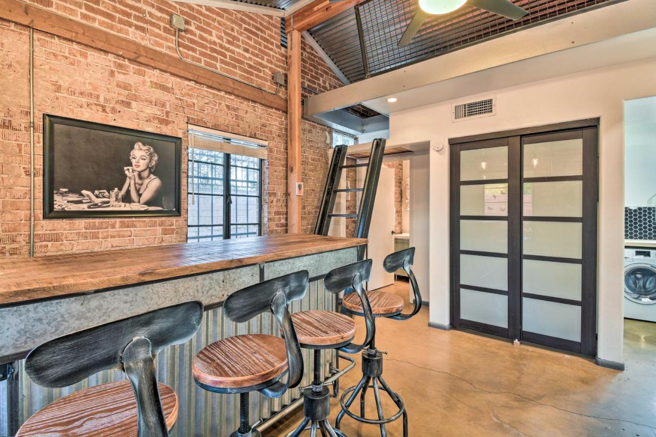 Getaway With Patio, Near Roosevelt Row! Holiday home