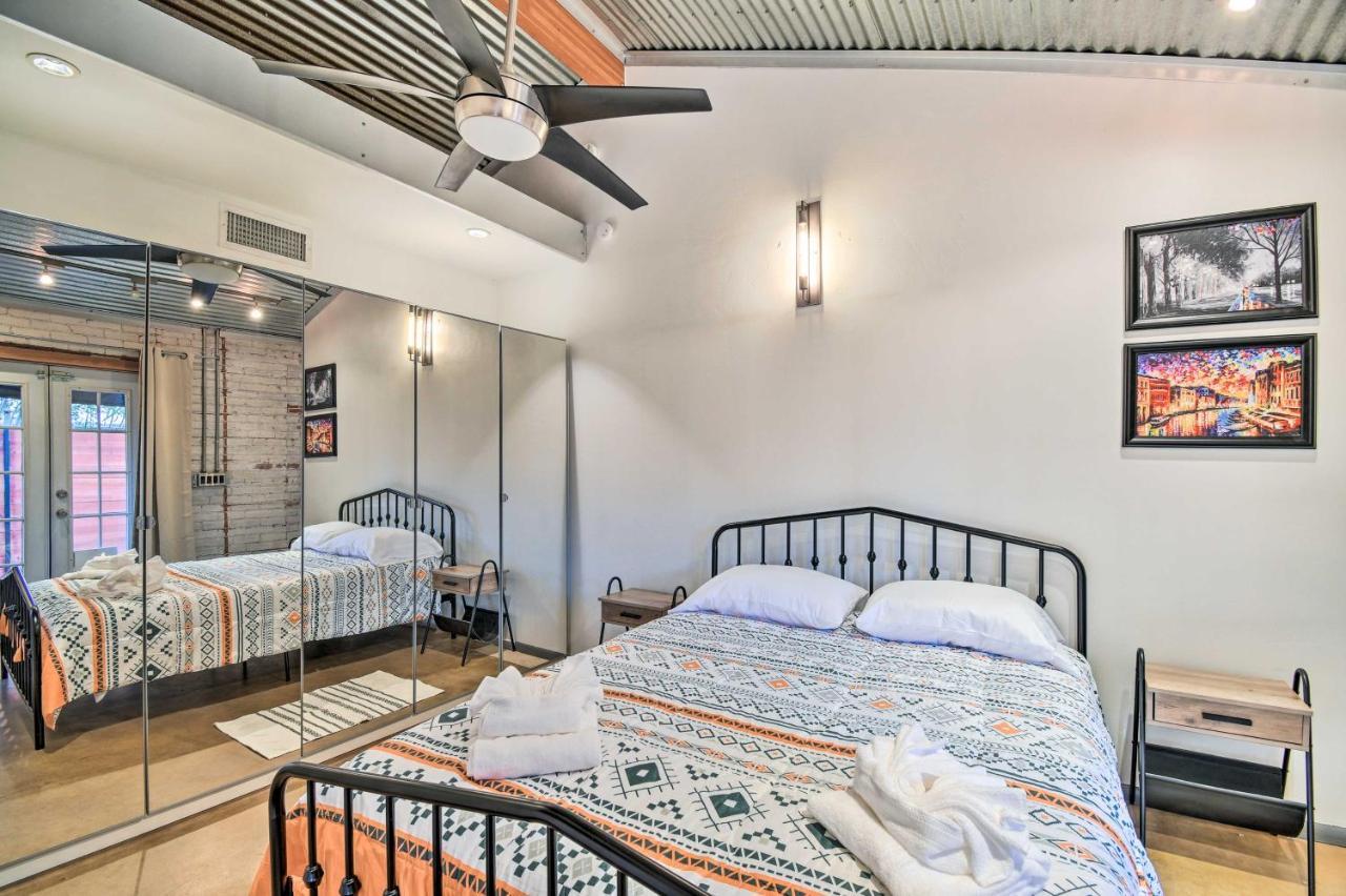 Holiday home Getaway With Patio, Near Roosevelt Row!