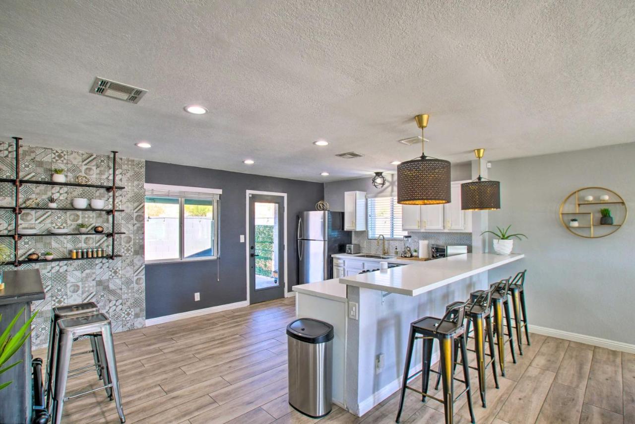 Charming With Patio About 3 Miles To Dtwn! Casa de férias *