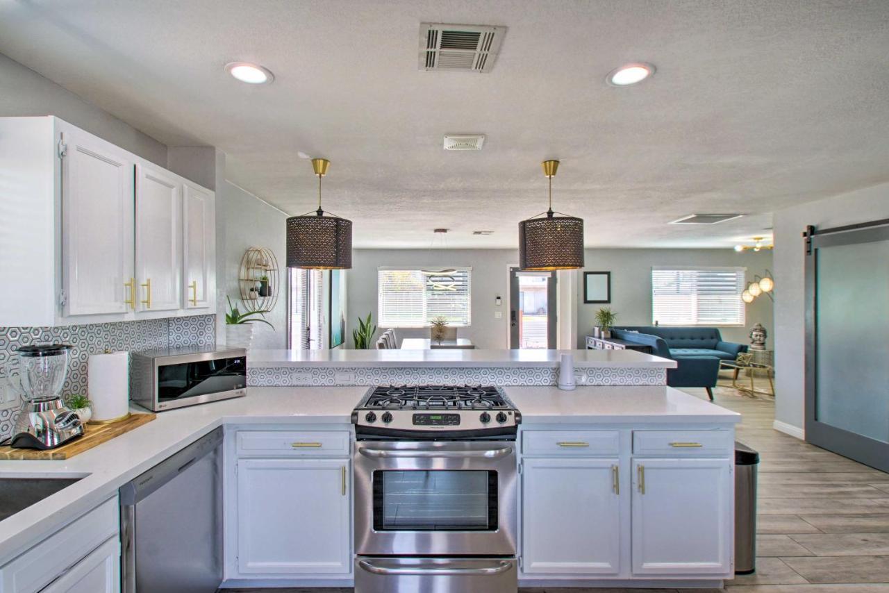 Charming With Patio About 3 Miles To Dtwn! Casa de férias *