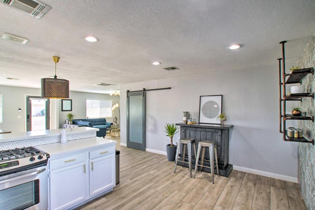 Casa de férias Charming With Patio About 3 Miles To Dtwn! Phoenix