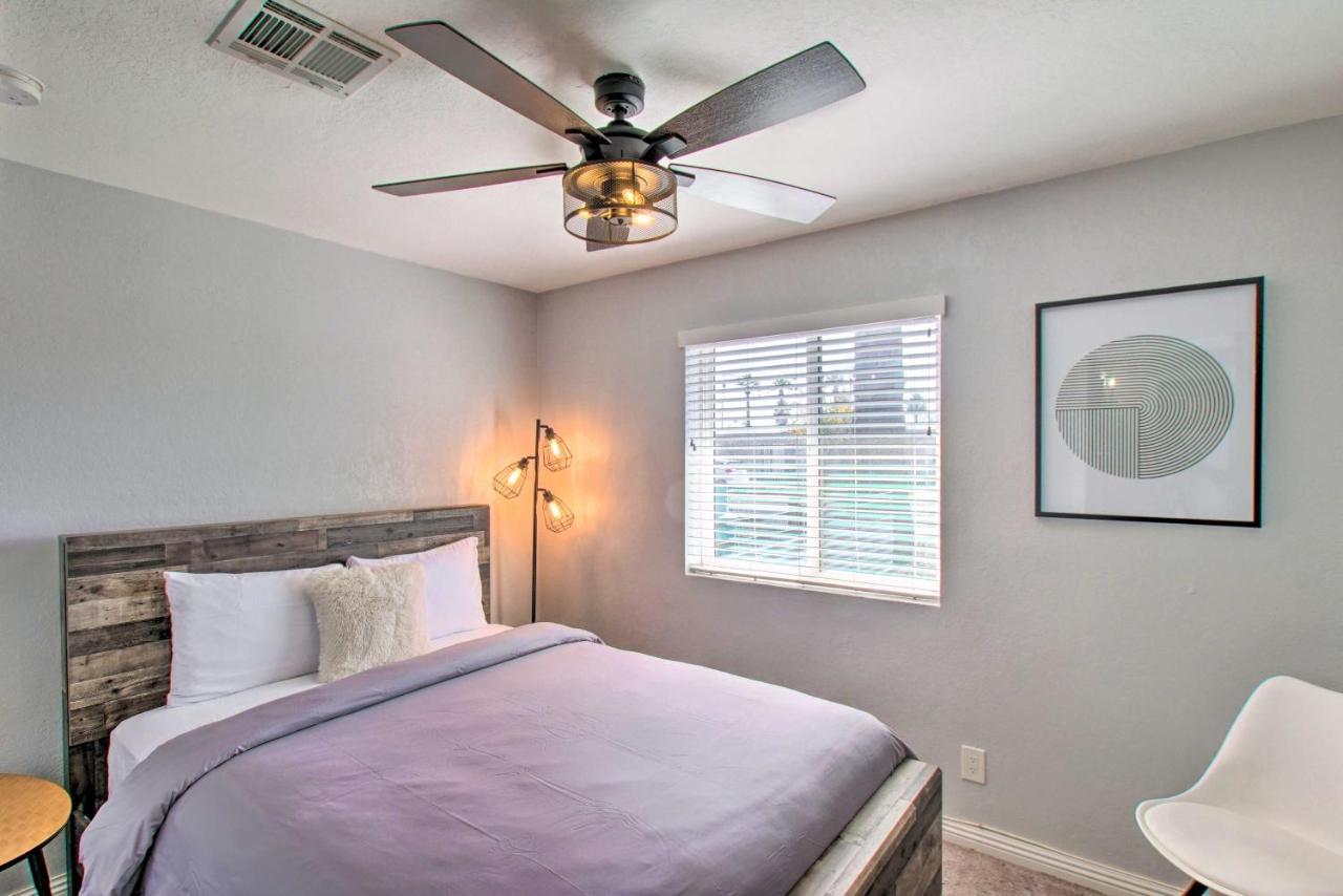 Casa de férias Charming With Patio About 3 Miles To Dtwn! *