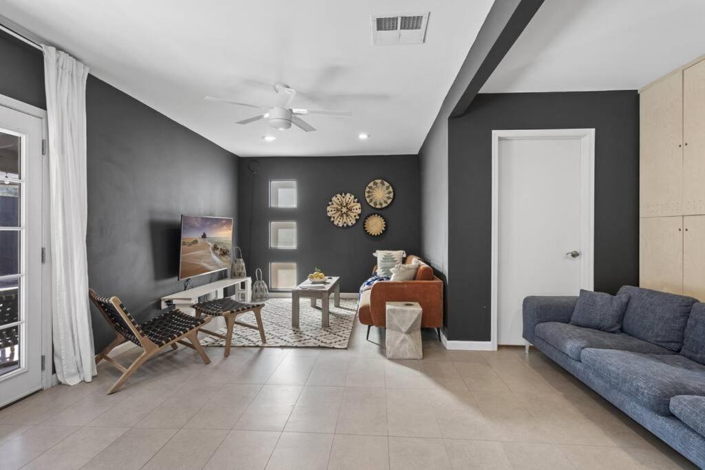 Mid-century Stunner // Large Yard And Patio For Indoor/outdoor Living Holiday home Phoenix