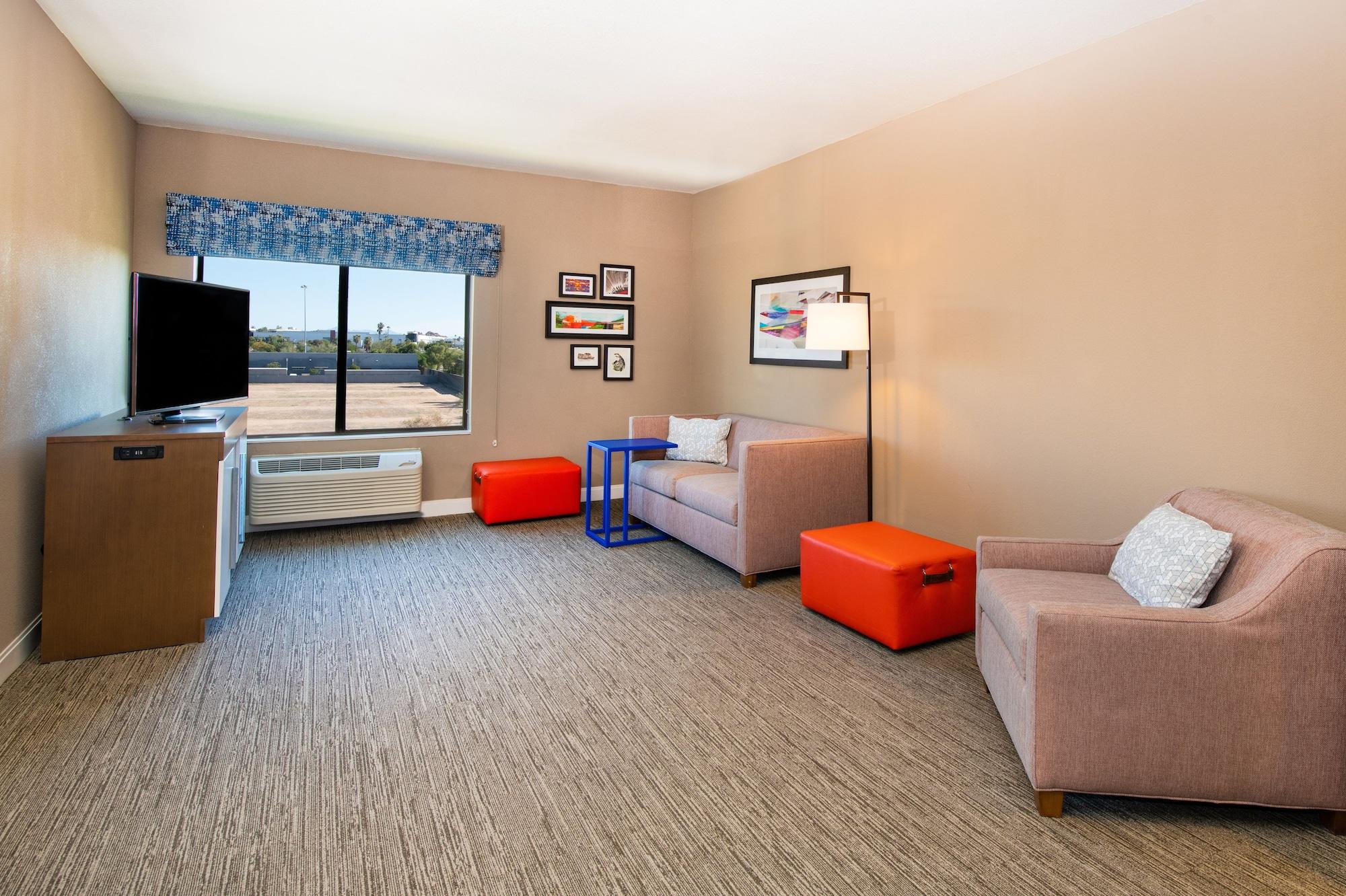 Hampton Airport North 3*