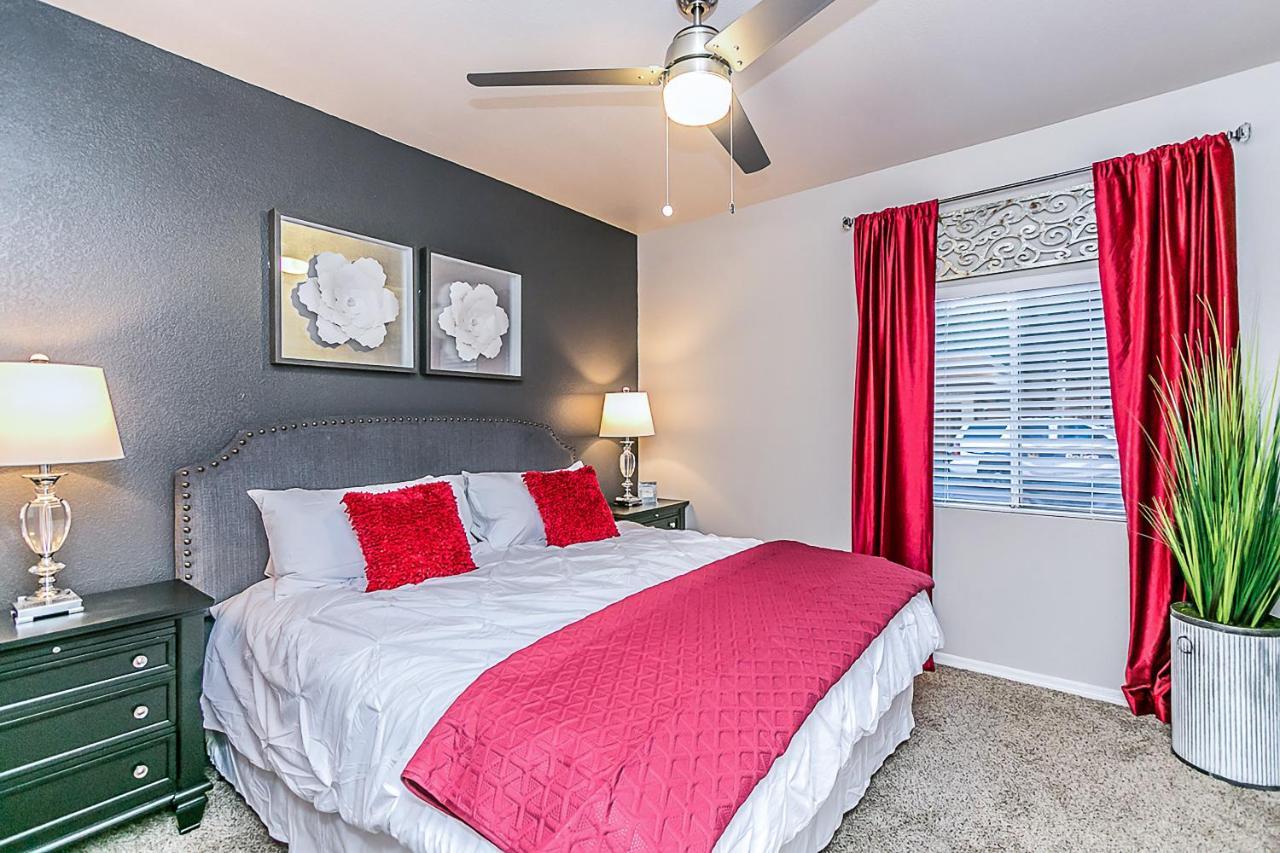 Tpc Golf, Shopping & Dining 3 Miles With Parking -1064 Holiday home