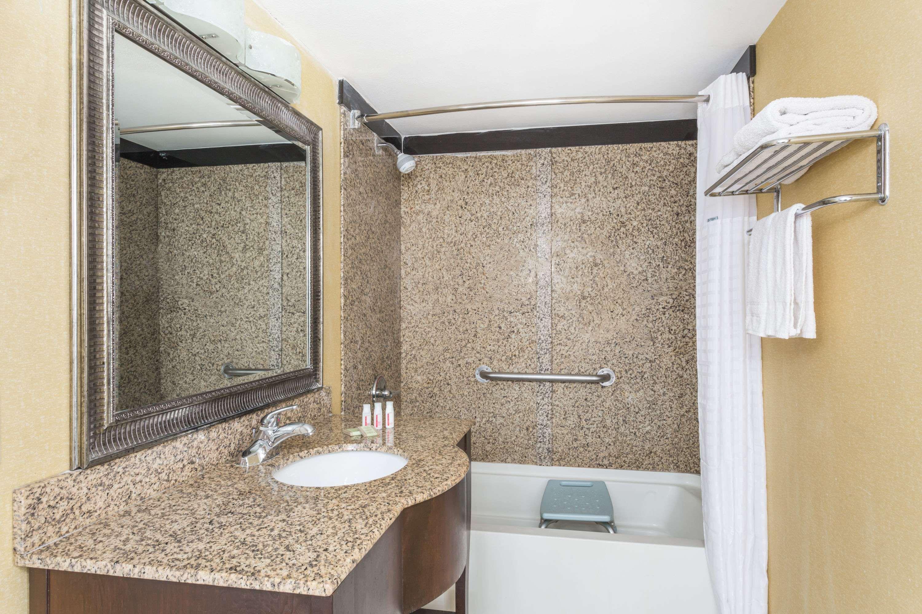 Super 8 By Wyndham Downtown 3*