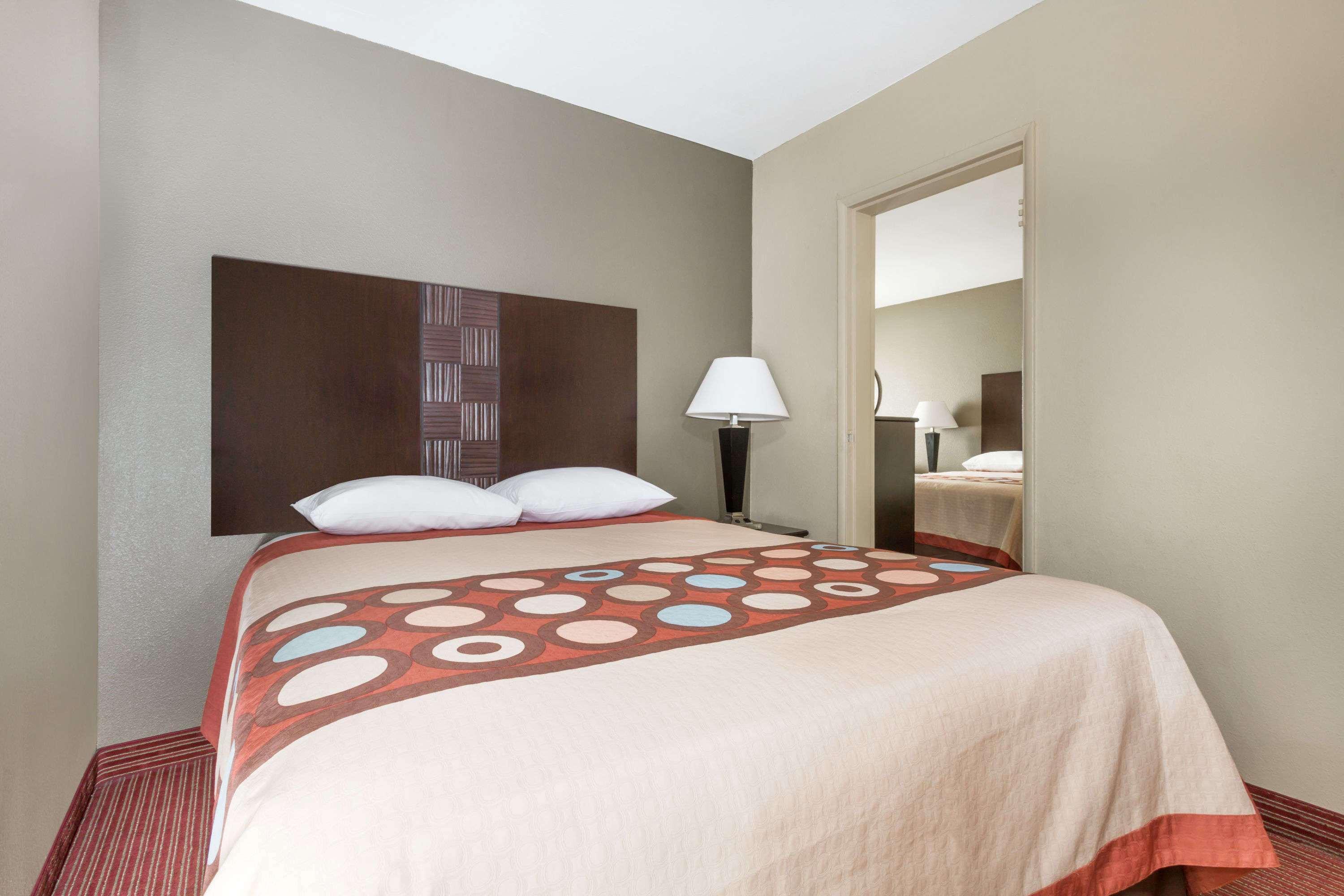 Super 8 By Wyndham Downtown 3*