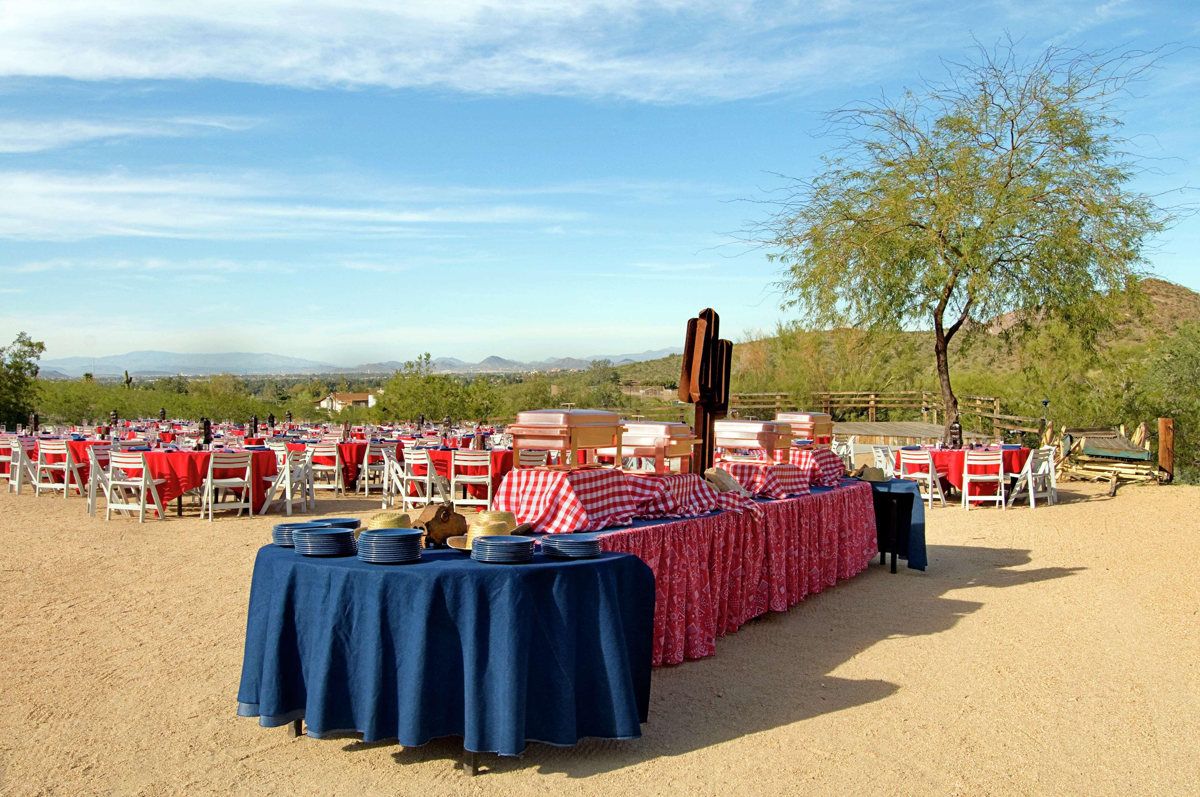 Hilton Tapatio Cliffs Resort 3*