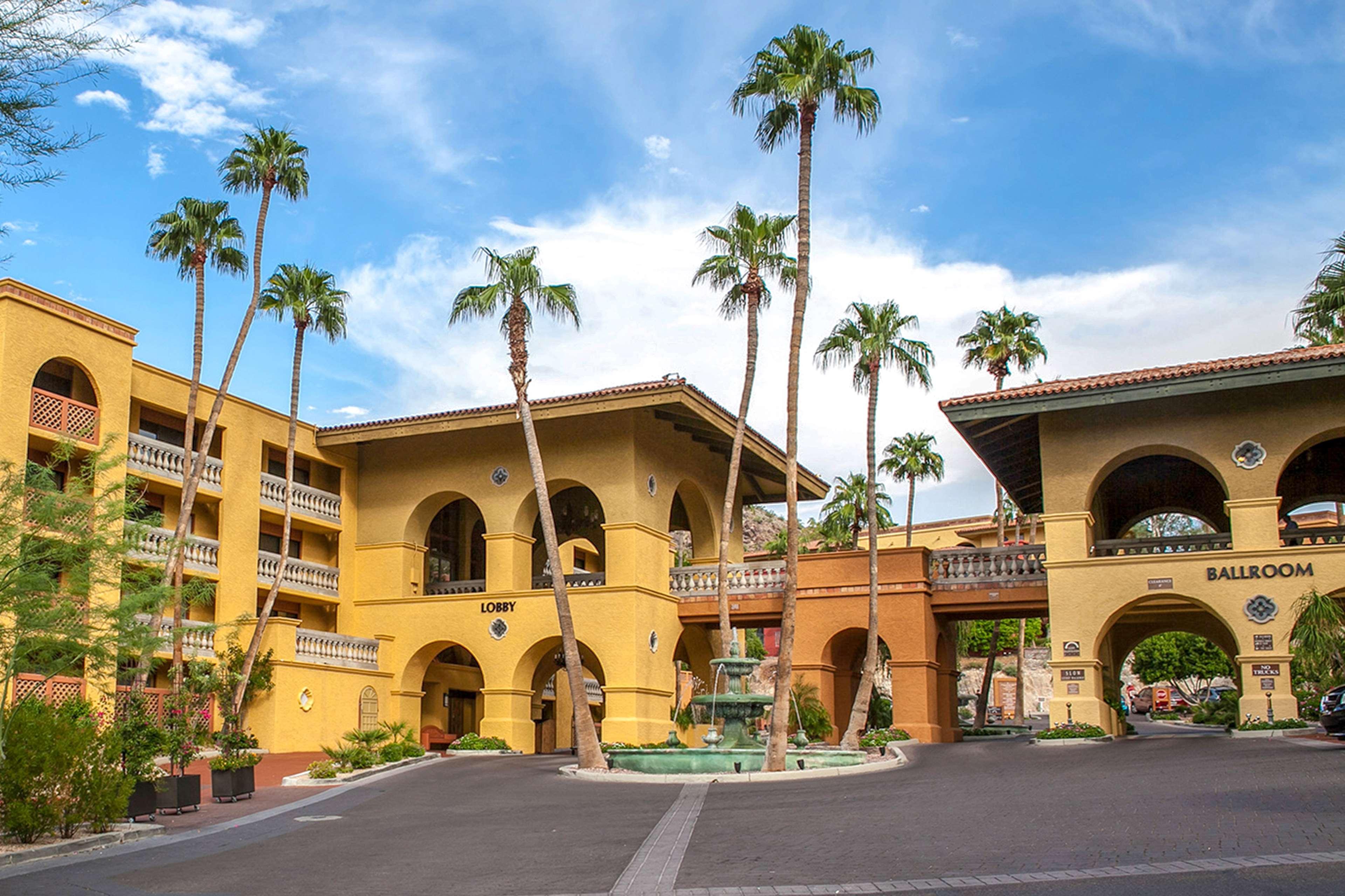 Hilton Tapatio Cliffs Resort 3*