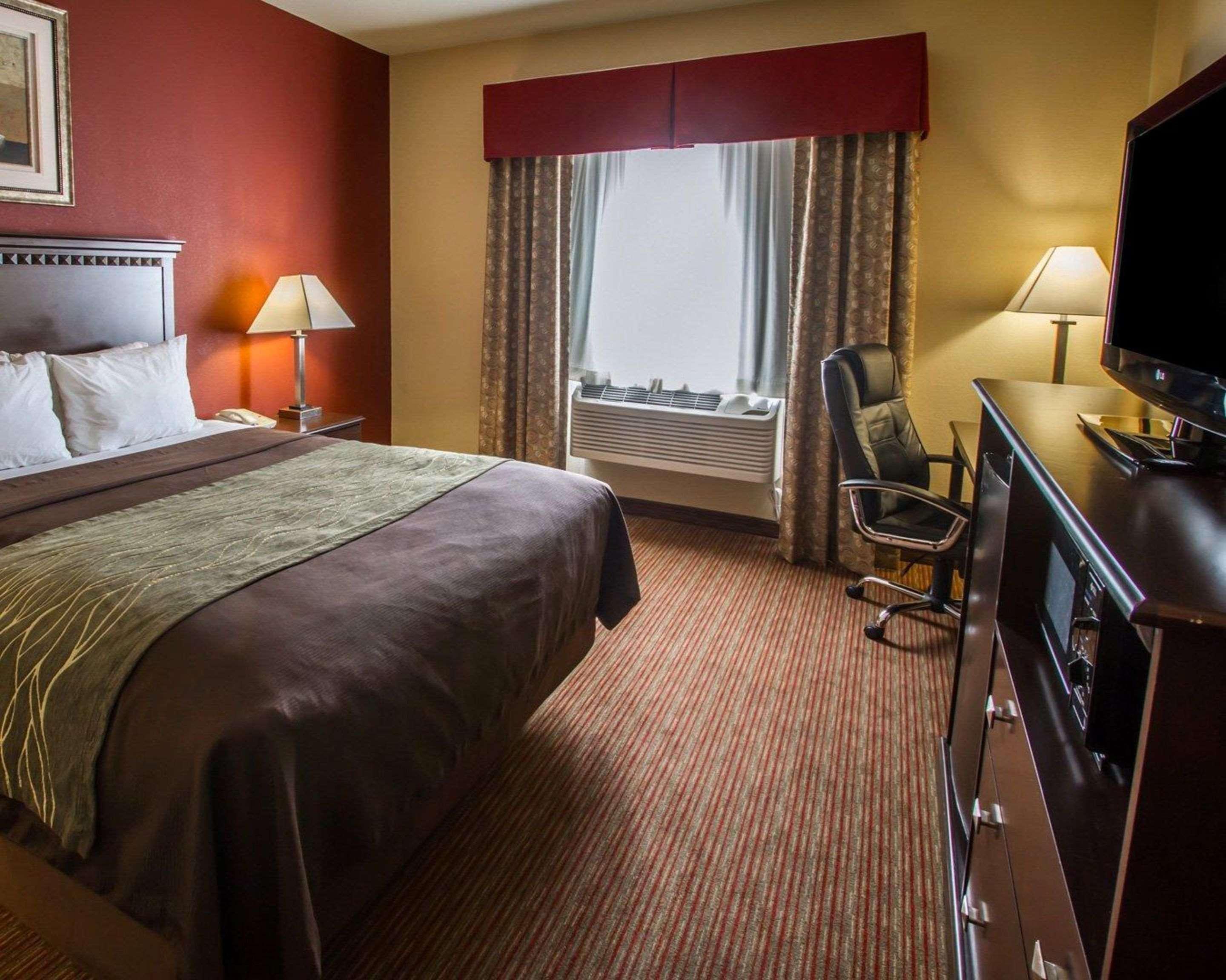 Comfort West At 27th Ave And I-i0 Hotel