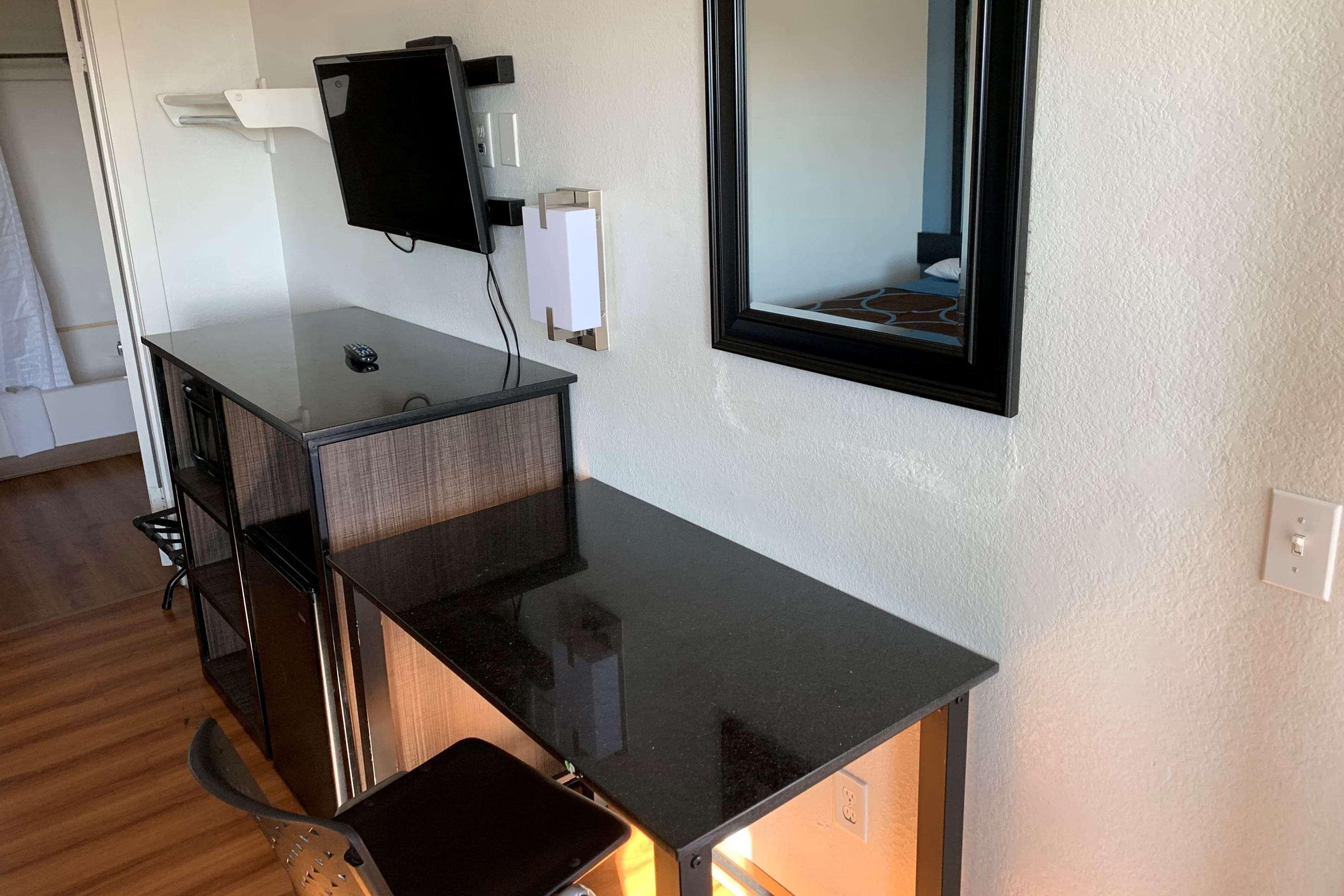 Super 8 By Wyndham West Phoenix