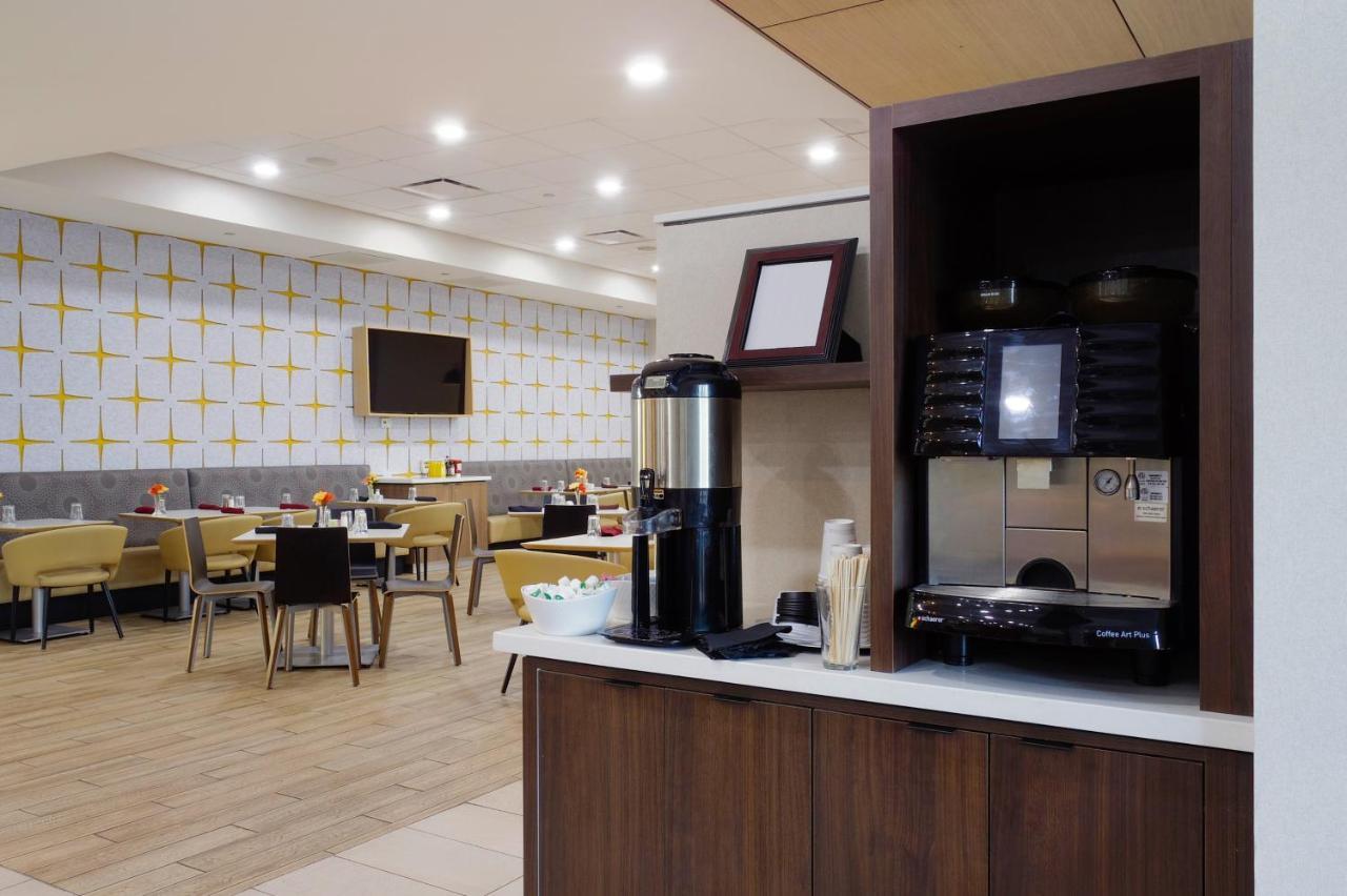 Holiday & Airport By Ihg 3* Phoenix